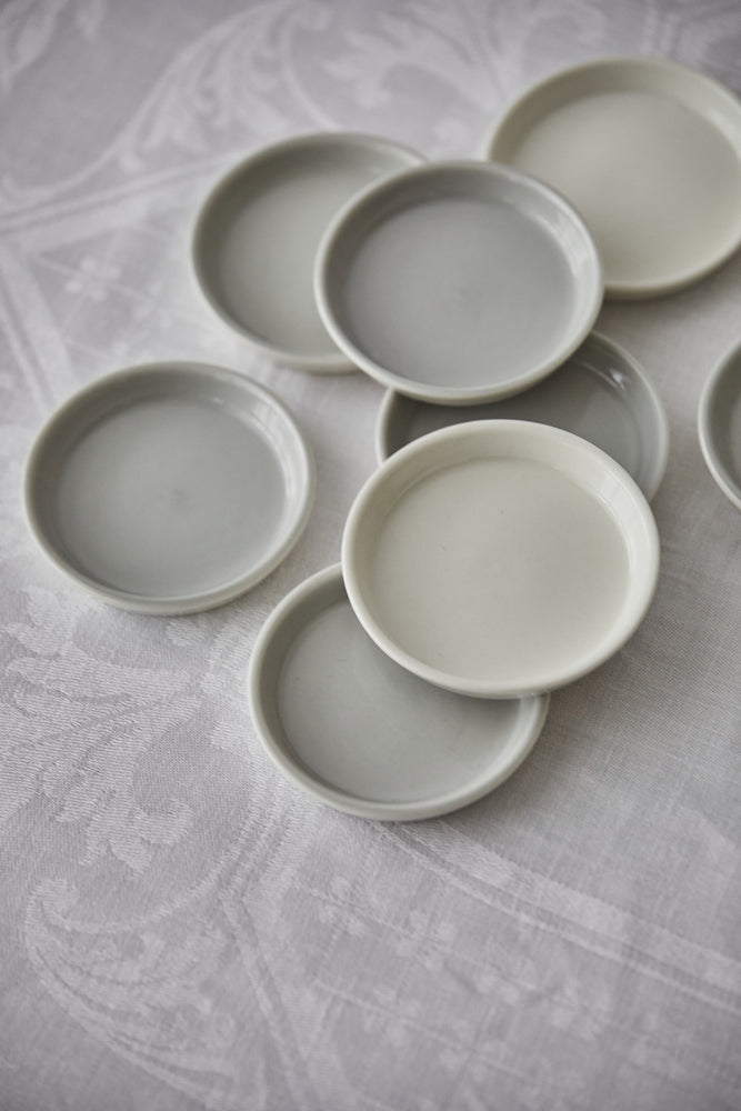 
                  
                    Porcelain Dishes
                  
                