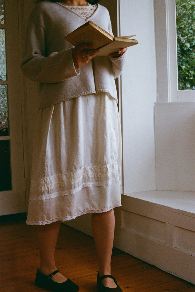 
                  
                    Bella Cardigan - Francie
                  
                