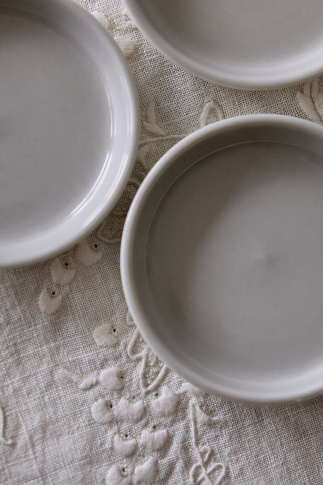 
                  
                    Porcelain Dishes
                  
                